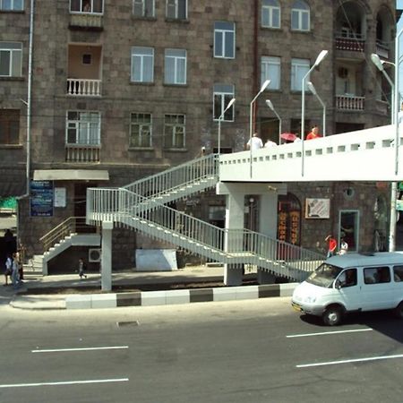 Cozy Studio In Yerevan'S Center 外观 照片